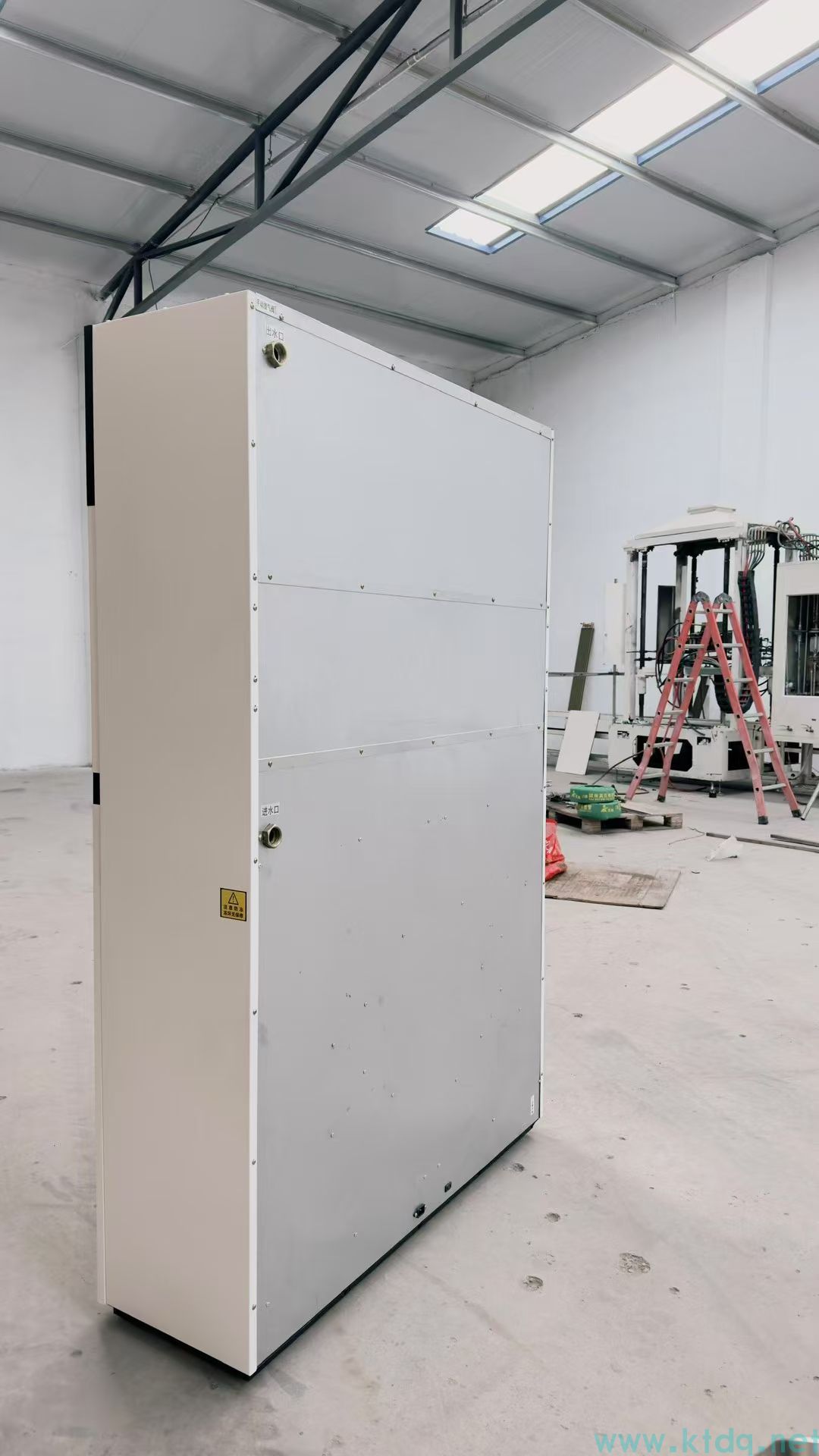 廠家供應(yīng)大型10匹商用水空調(diào) 冷暖兩用水冷空調(diào)井水柜機(圖3) 廠家供應(yīng)大型10匹商用水空調(diào) 冷暖兩用水冷空調(diào)井水柜機(圖3)